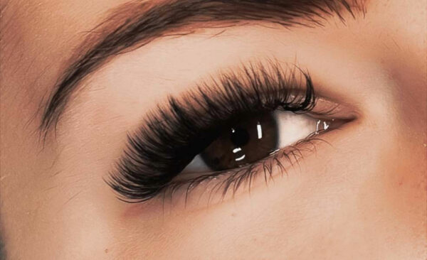 Eye after Mega Volume lashes